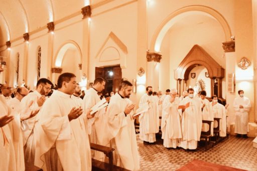 rezar por los pastores, rezas por los sacerdotes